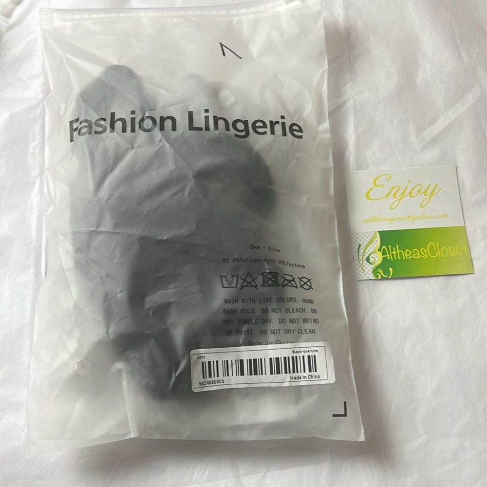 Intimate Apparel 7 - Picture 8 of 8